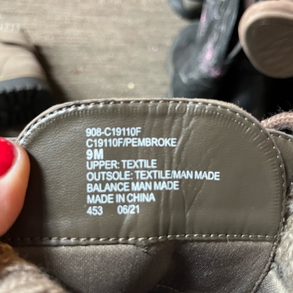 Cliffs pembroke bootie size 9 - Picture 3 of 4